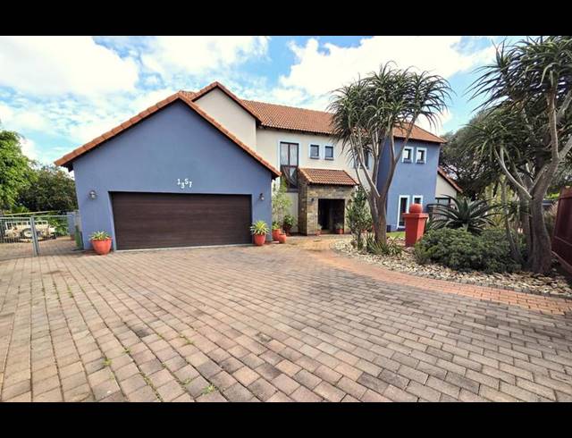 5 BEDROOM HOUSE FOR SALE IN ZAMBEZI COUNTRY ESTATE